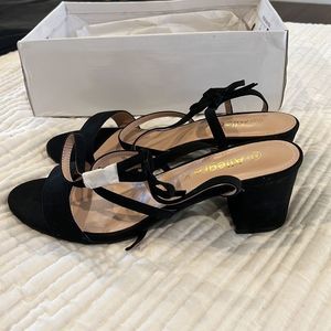 NWT black heels- NWT